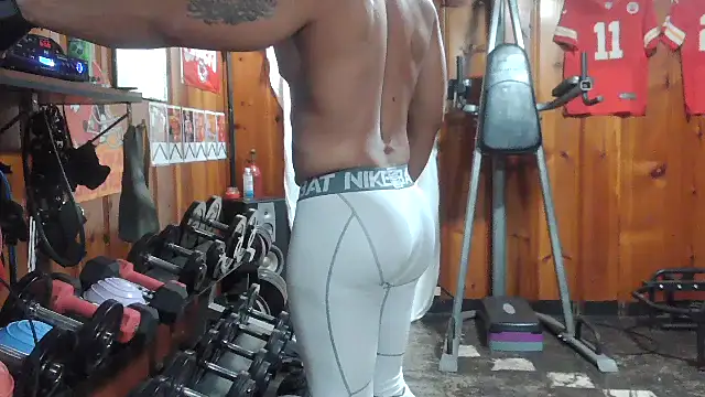 Black-Silver-Fox online show from 04/10/26, 11:53