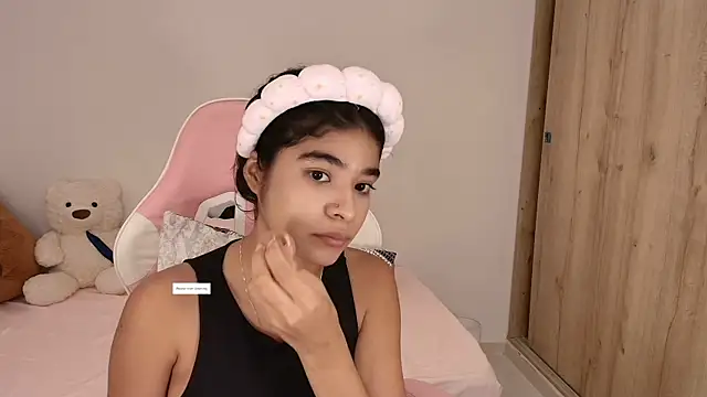 phia carter online show from 04/18/26, 01:42