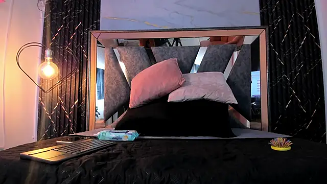 Snapshot of Hotty_redd chatting on 12/03/25, 07:45 Hotty redd online show from 12/03/25, 07:45