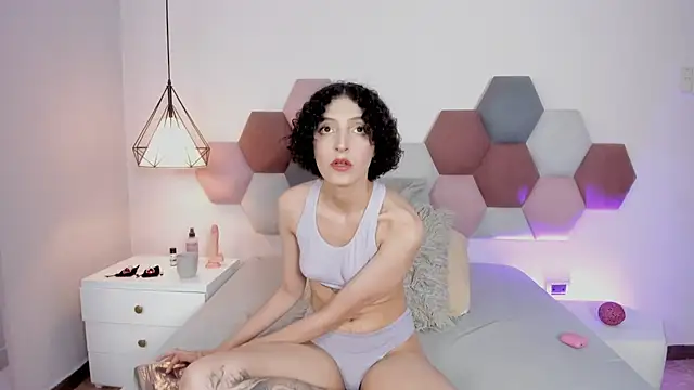 LyraVendrell online show from 04/09/26, 12:32