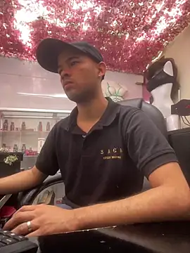 SweeXioji online show from 12/22/25, 08:28