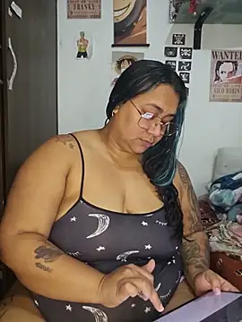 Snapshot of vicky-duarte chatting on 05/13/26, 11:44 vicky-duarte online show from 05/13/26, 11:44