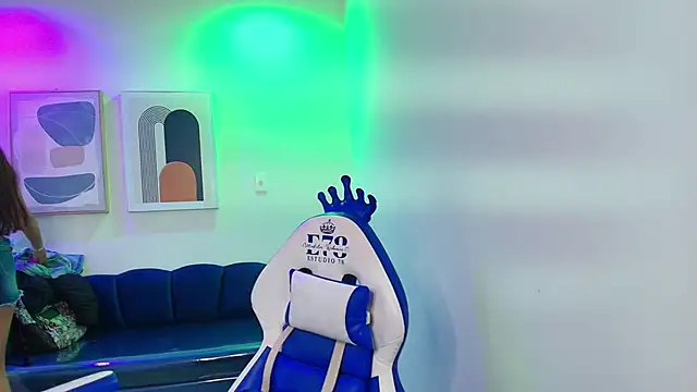 Nicole sounders online show from 02/05/26, 11:48