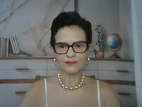 Luna-Hot0802 online show from 02/13/26, 11:50