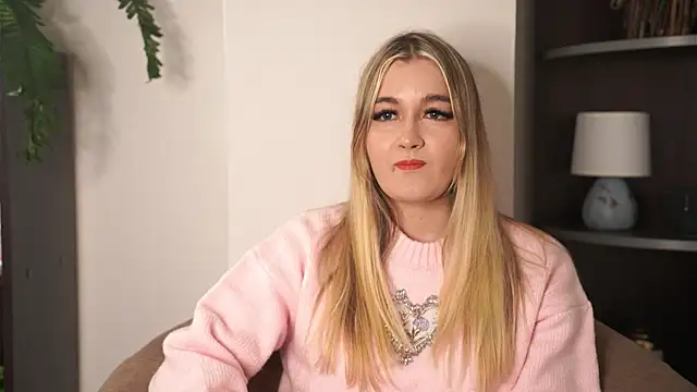 JanellaAdderly online show from 12/05/25, 05:27