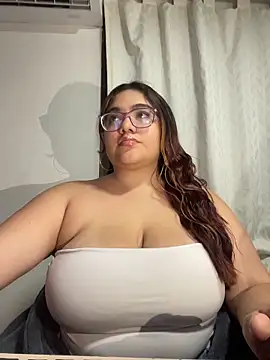 Snapshot of naty_col chatting on 02/04/26, 05:35 naty col online show from 02/04/26, 05:35
