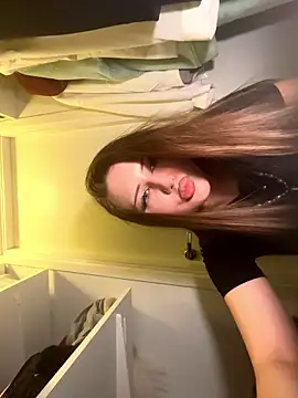 Snapshot of TanyaMoor chatting on 12/04/25, 04:16 TanyaMoor online show from 12/04/25, 04:16