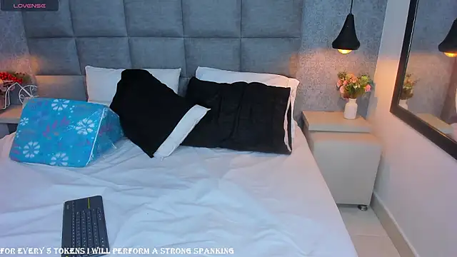 emilyy r online show from 02/07/26, 07:06