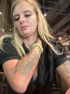 Snapshot of Betsy chatting on 01/16/25, 07:38 Betsy online show from 01/16/25, 07:38