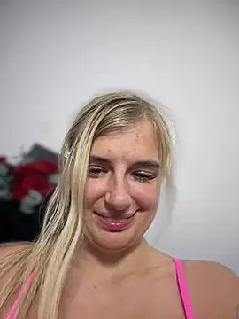 Snapshot of Betsy chatting on 02/14/25, 04:20 Betsy online show from 02/14/25, 04:20