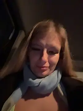 Snapshot of Betsy chatting on 02/01/26, 03:54 Betsy online show from 02/01/26, 03:54