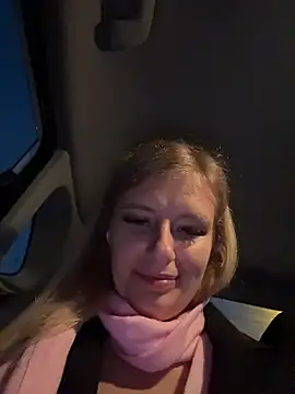 Snapshot of Betsy chatting on 02/15/26, 04:03 Betsy online show from 02/15/26, 04:03