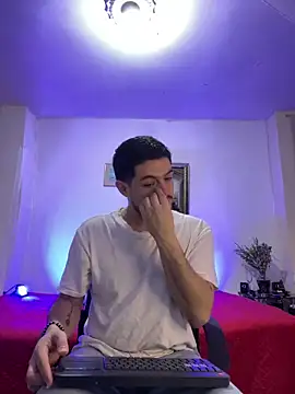 williamsmiiths16 online show from 03/12/26, 11:49