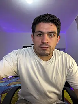 williamsmiiths16 online show from 05/05/26, 12:07