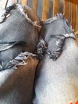 Snapshot of maian_love chatting on 12/03/25, 02:19 maian love online show from 12/03/25, 02:19