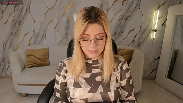 MadisonKane online show from 04/11/26, 11:14