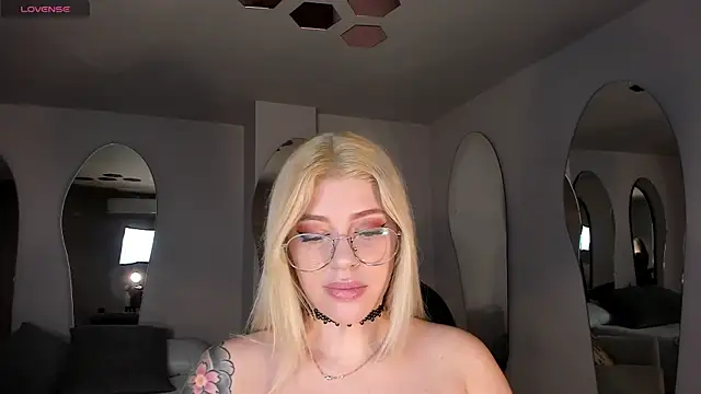MadisonKane online show from 05/12/26, 11:40