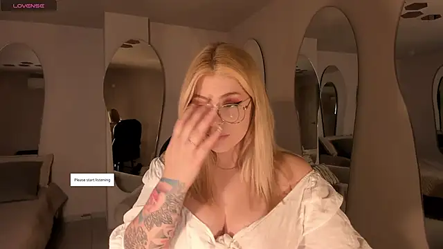 MadisonKane online show from 05/17/26, 11:06