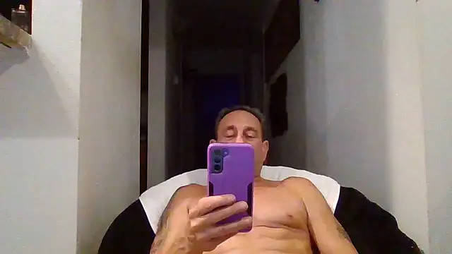 johnnymarino1010 online show from 04/28/26, 04:06