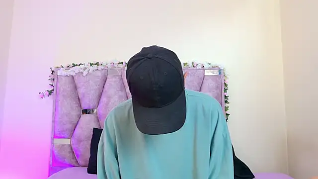 iris and damian online show from 02/28/26, 05:14