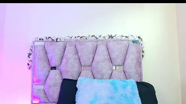 iris and damian online show from 03/12/26, 05:19