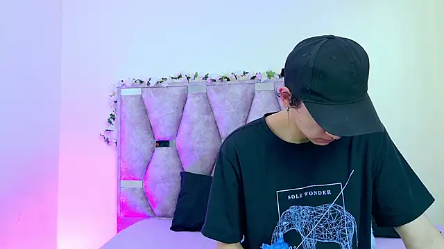 iris and damian online show from 04/14/26, 05:30