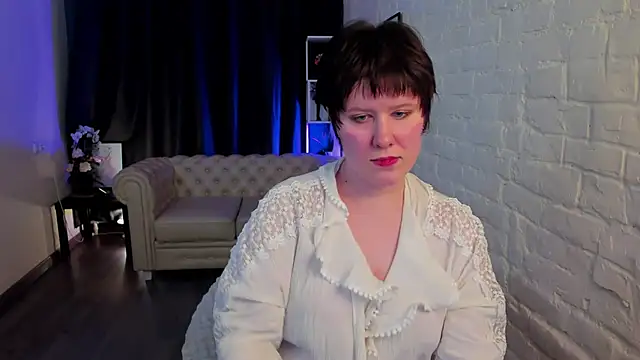 Eveleen Brown online show from 12/05/25, 01:52