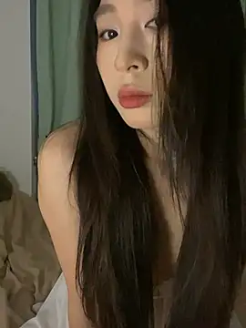 Snapshot of yaqing666 chatting on 04/23/26, 12:29 yaqing666 online show from 04/23/26, 12:29