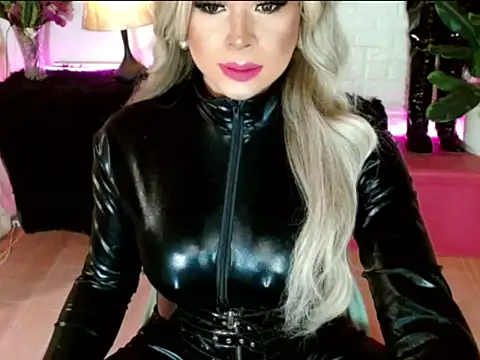 Snapshot of sheenavi chatting on 12/20/25, 03:41 sheenavi online show from 12/20/25, 03:41