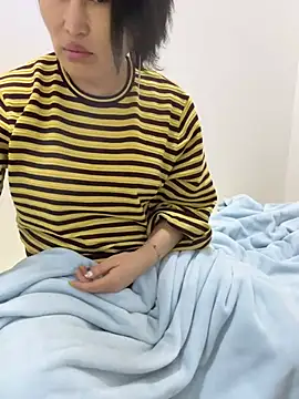 Snapshot of luckybaby666999 chatting on 05/18/26, 04:40 luckybaby666999 online show from 05/18/26, 04:40