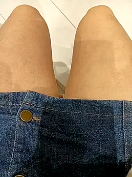 Snapshot of Baby-Linh chatting on 01/08/26, 05:32 Baby-Linh online show from 01/08/26, 05:32