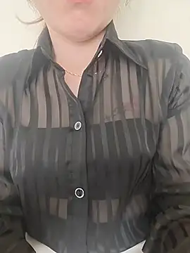 Snapshot of Baby-Linh chatting on 06/23/26, 05:16 Baby-Linh online show from 06/23/26, 05:16