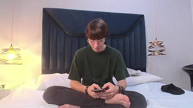 Snapshot of JeffBellfort chatting on 06/23/26, 08:51 JeffBellfort online show from 06/23/26, 08:51