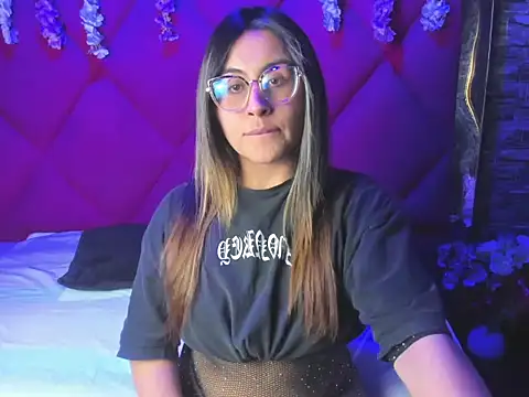 Freyaa Millerr  online show from 12/04/25, 03:27