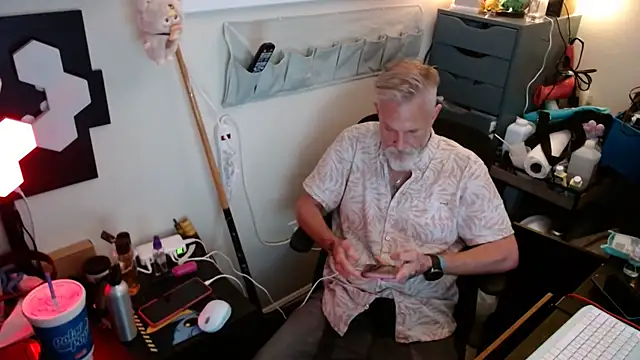 Snapshot of FeNyx_Flayme chatting on 12/17/25, 07:03 FeNyx Flayme online show from 12/17/25, 07:03