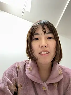 Risa-chan online show from 12/04/25, 04:00