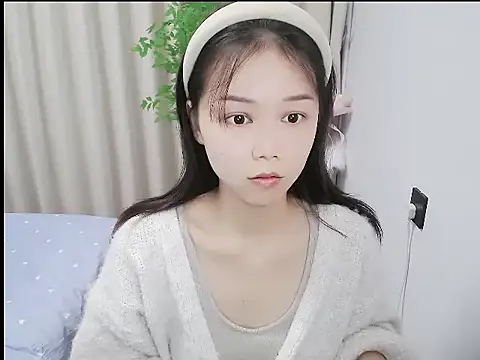 Snapshot of mili923 chatting on 01/15/26, 01:59 mili923 online show from 01/15/26, 01:59