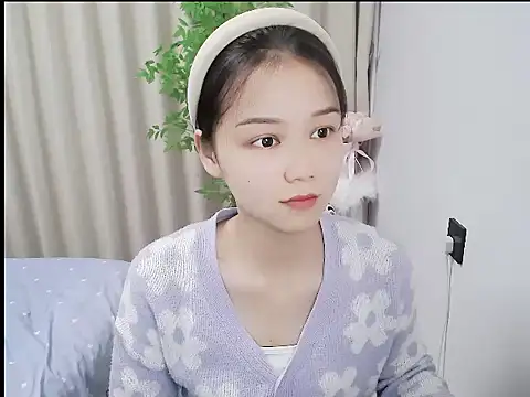 Snapshot of mili923 chatting on 01/18/26, 01:04 mili923 online show from 01/18/26, 01:04