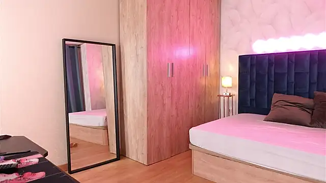 LucyFever online show from 01/08/26, 06:48