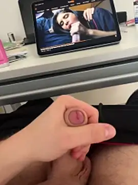 hannes256102 online show from 04/17/26, 05:27