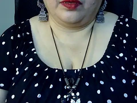 Soniya Sha online show from 02/17/26, 07:09