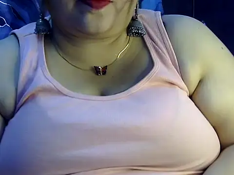 Snapshot of Soniya_Sha chatting on 07/13/26, 09:34 Soniya Sha online show from 07/13/26, 09:34