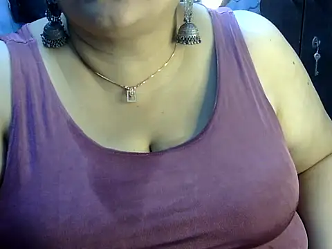 Snapshot of Soniya_Sha chatting on 07/28/26, 03:21 Soniya Sha online show from 07/28/26, 03:21
