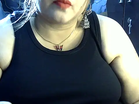 Snapshot of Soniya_Sha chatting on 07/29/26, 08:56 Soniya Sha online show from 07/29/26, 08:56
