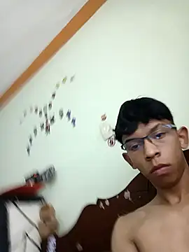 Reyanteti1 online show from 12/03/25, 03:32