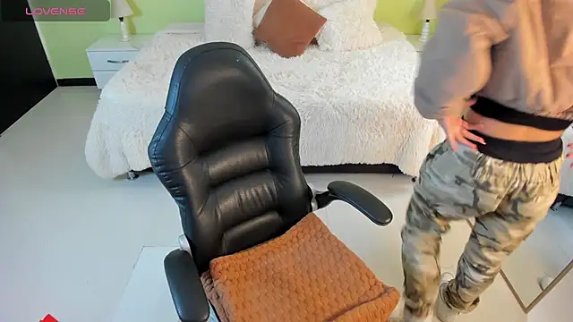 Celeste Rous   online show from 03/07/26, 12:24