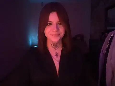 Snapshot of elisey18 chatting on 12/04/25, 02:04 elisey18 online show from 12/04/25, 02:04