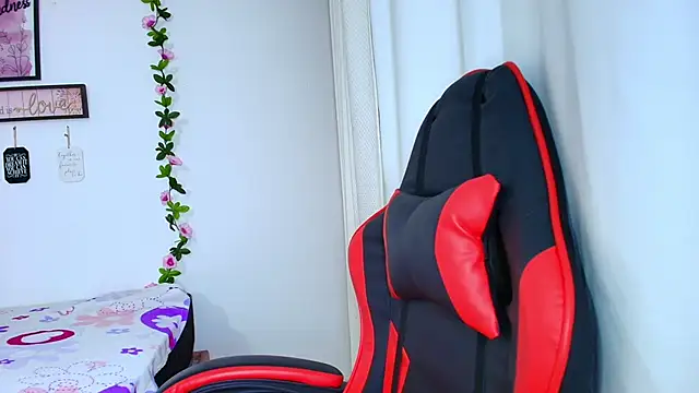 sara santana   online show from 12/16/25, 12:48