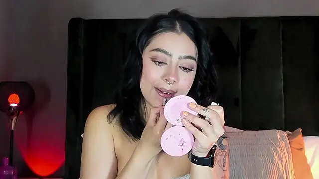 TaniaRedd  online show from 03/07/26, 02:14