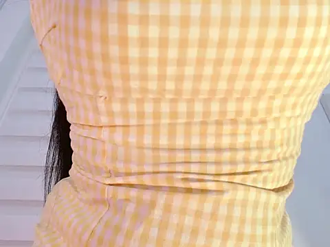 Snapshot of heellcat__ chatting on 12/04/25, 02:37 heellcat online show from 12/04/25, 02:37